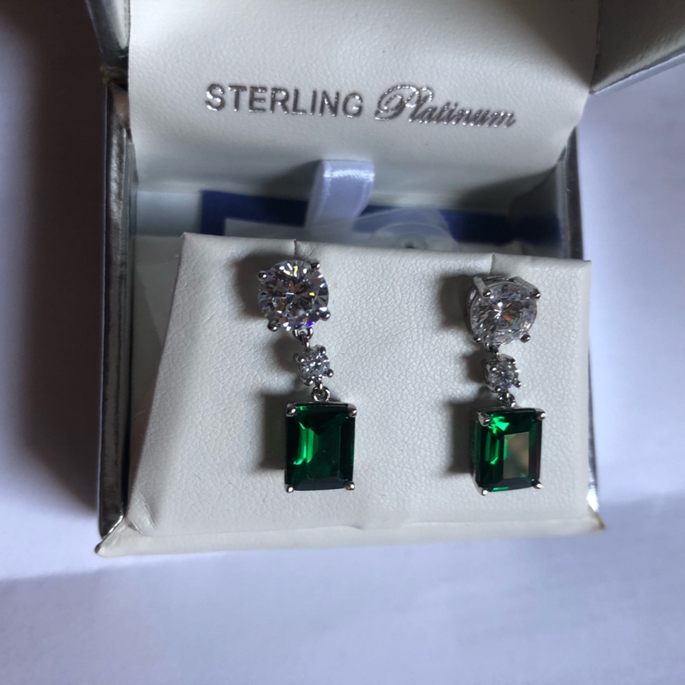 NWT in box Stunning Pure Platinum/Sterling round CZ and emerald drop earrings
